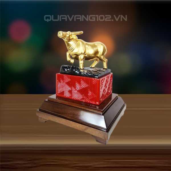 Tượng Trâu Dát Vàng 24K VDV006